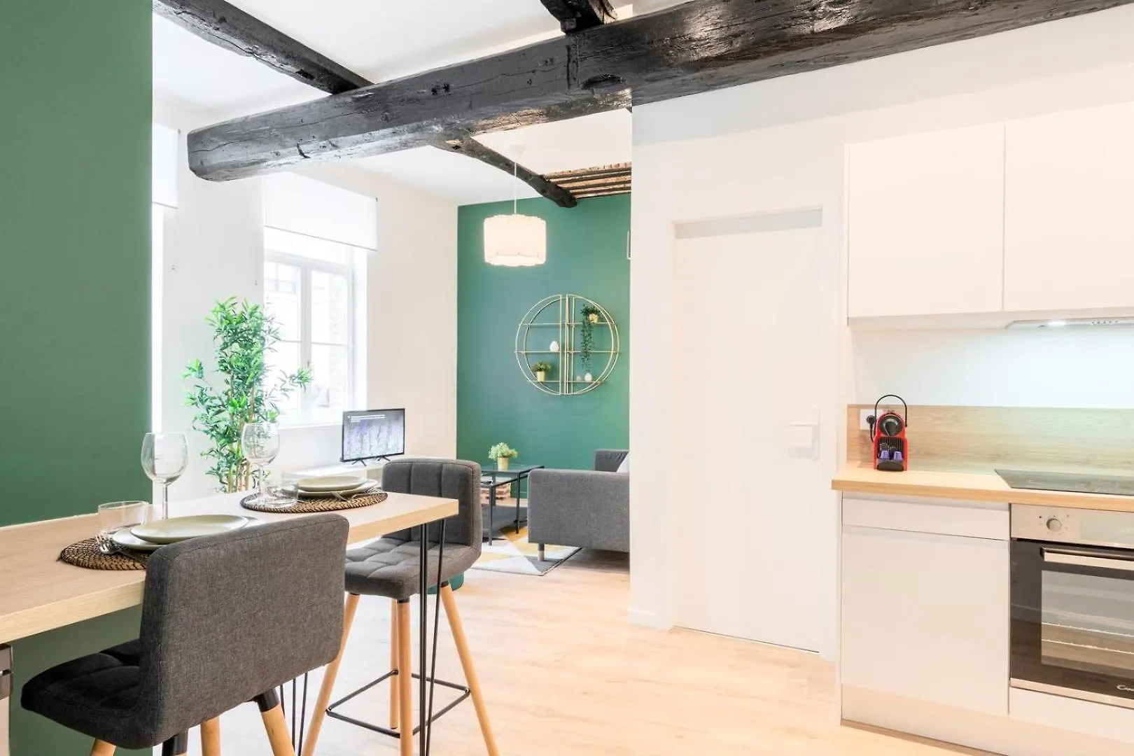 Character Apartment In The Heart Of Old Lila