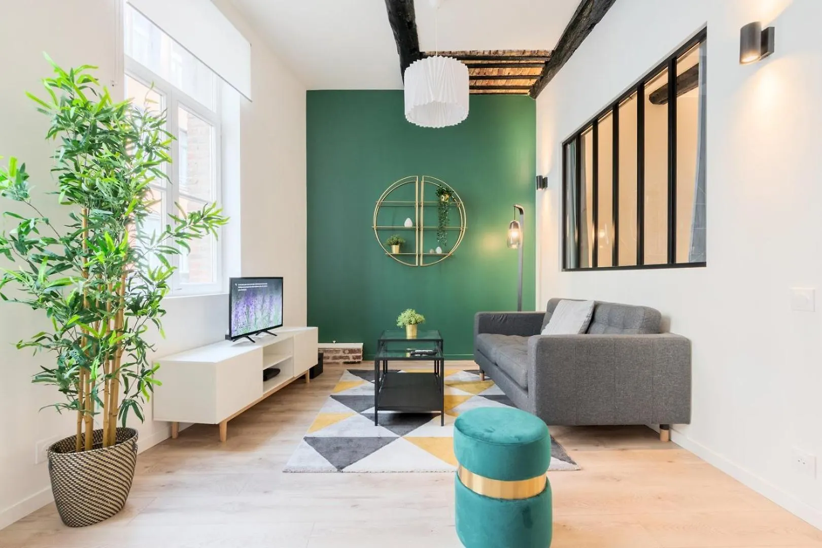 Character Apartment In The Heart Of Old Lila